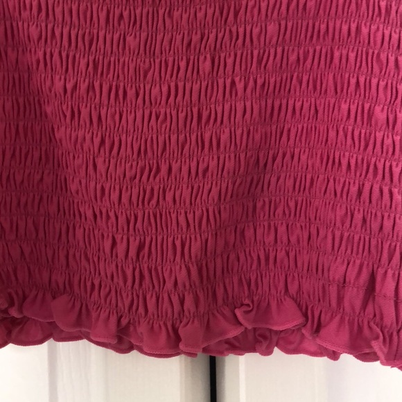 HOT PINK SMOCKED CROPPED TOP FOREVER 21 - Picture 4 of 4